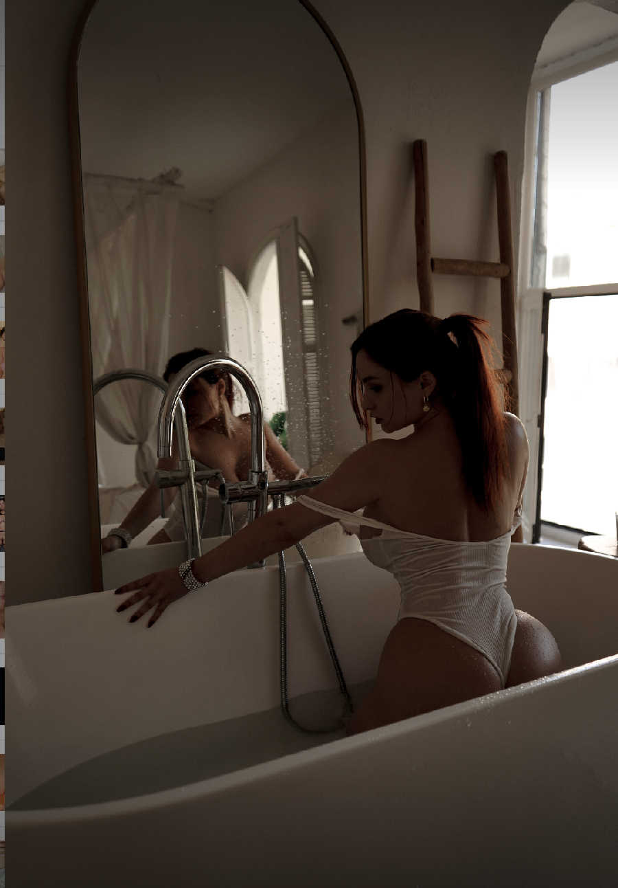 A playful frame from Miranda Faith nude — online in Rajamandri