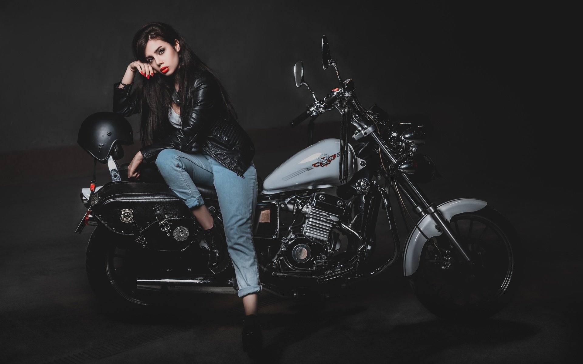 Biker girls: style and drive in Rajamandri