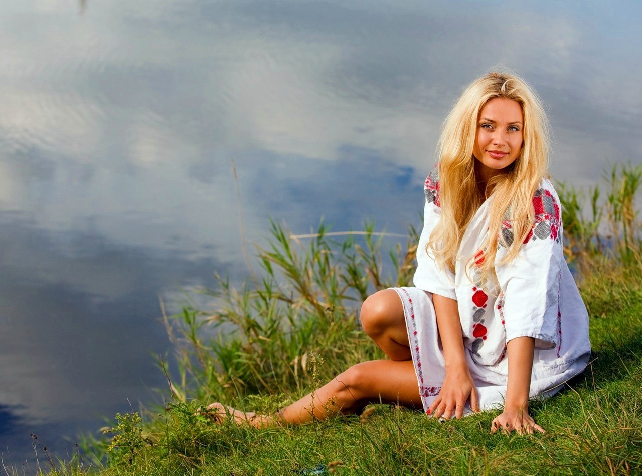 Sexy girl Slavic girls in Rajamandri