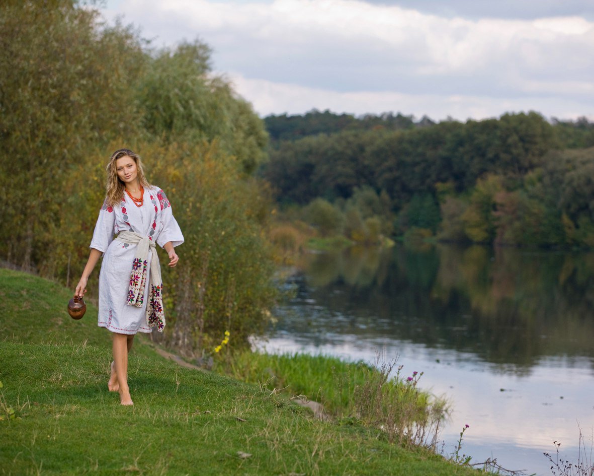 Nude girl Slavic women in Rajamandri