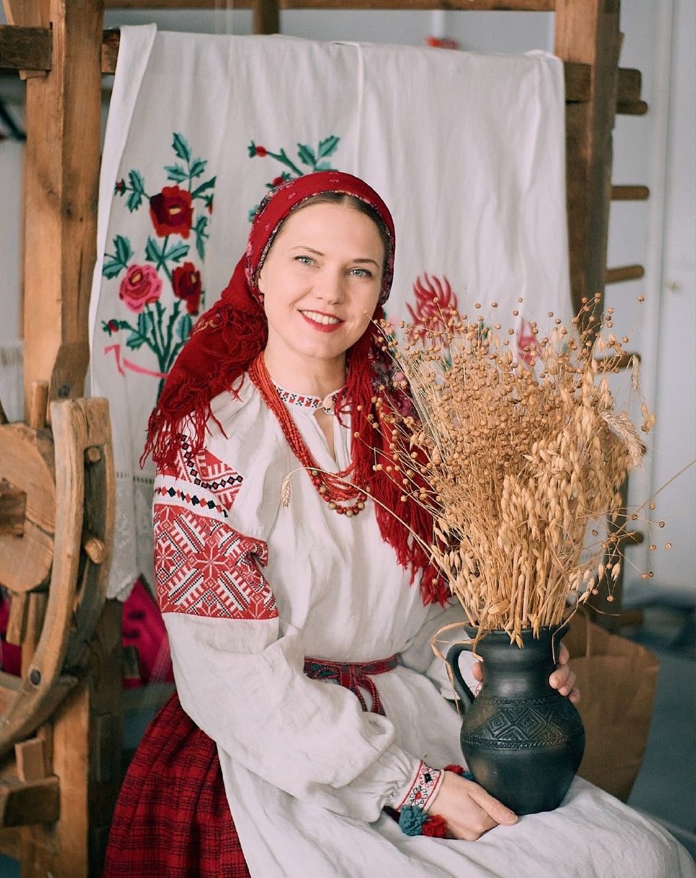 Women in Slavic costumes in Rajamandri