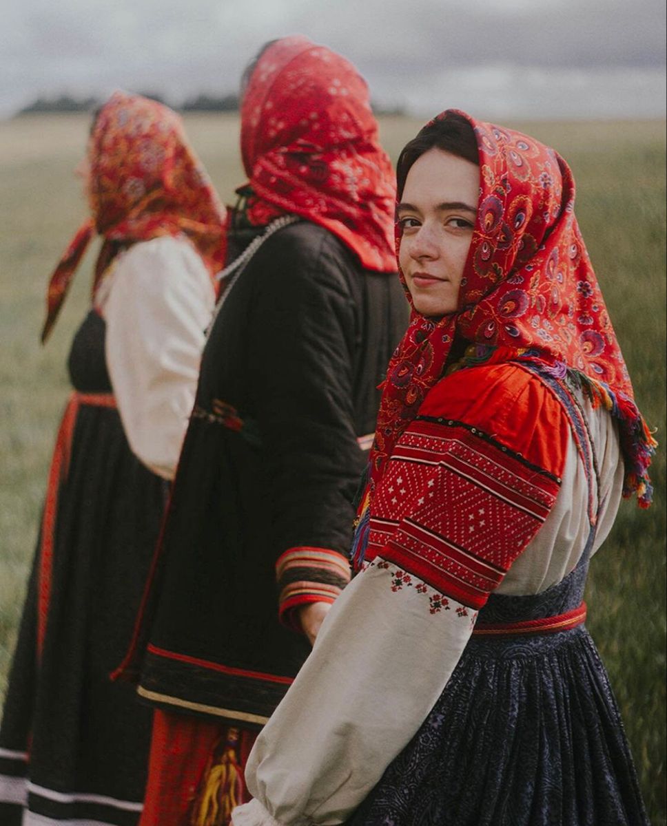Women in Slavic costumes in Rajamandri
