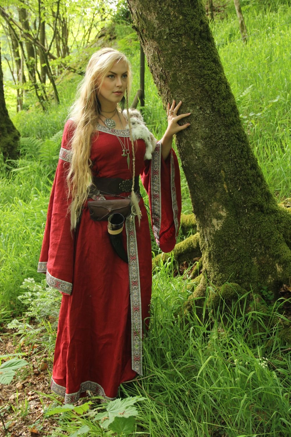 Women in Slavic costumes in Rajamandri