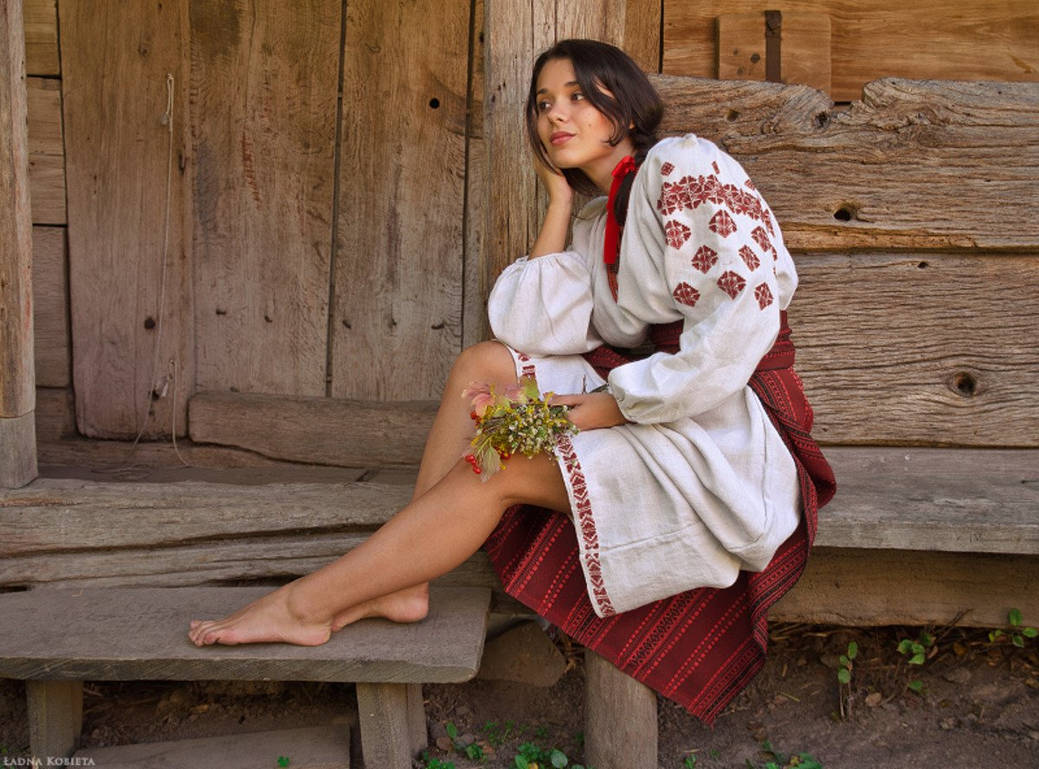 Women in Slavic costumes in Rajamandri