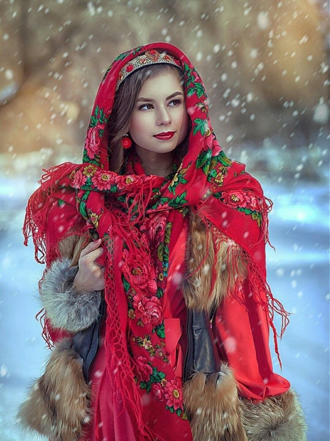 Beautiful girl Women in Slavic costumes in Rajamandri