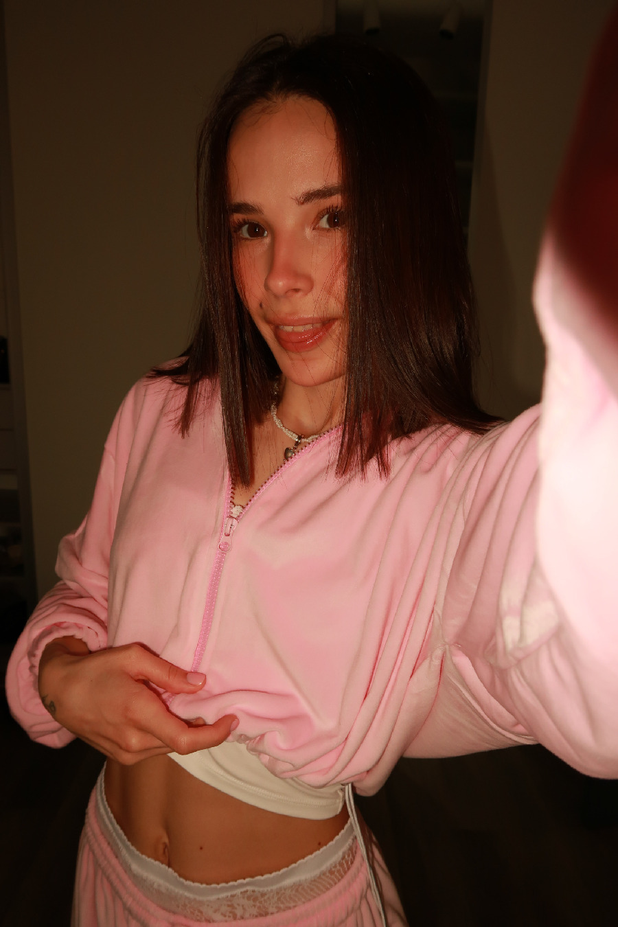 Tina brings the glow — live moments in Rajamandri